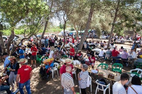 Almassora va en romería a su ermita de Santa Quitèria