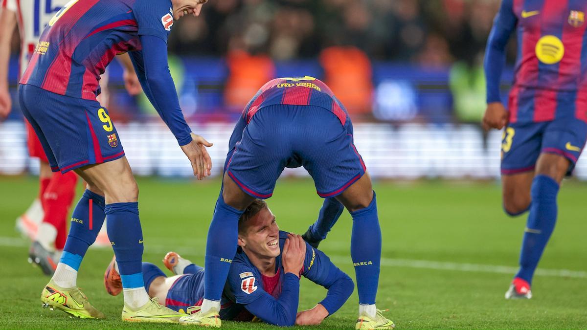 Dani Olmo se lesionó el hombro ante el Atlético de Madrid y el club ya ha decidido qué tratamiento seguir