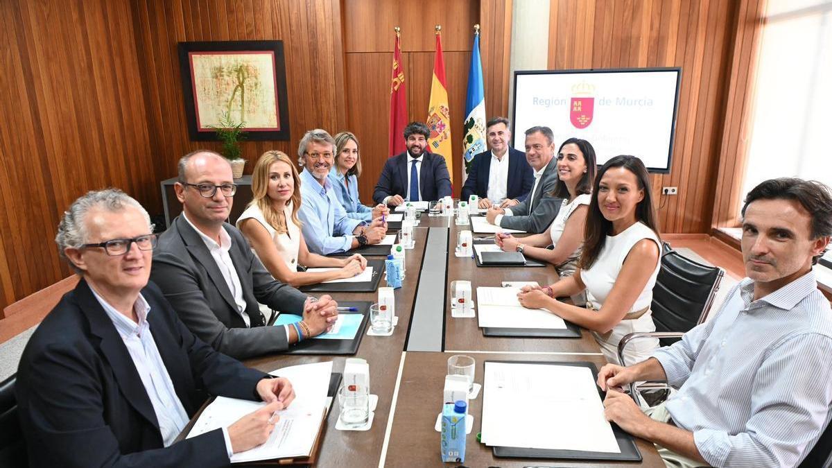 El último Consejo de Gobierno de agosto se ha celebrado en San Pedro del Pinatar.