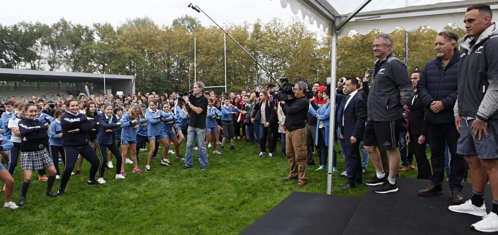 Los All Blacks dirigen un entrenamiento con alumnos en Gijón