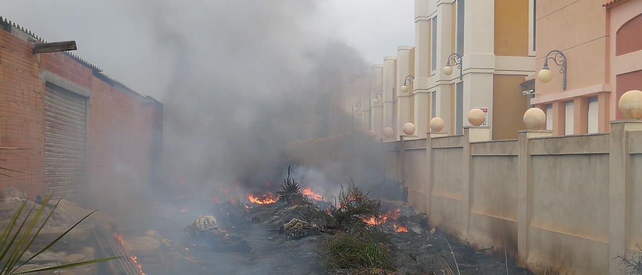 El incendio declarado en El Campello