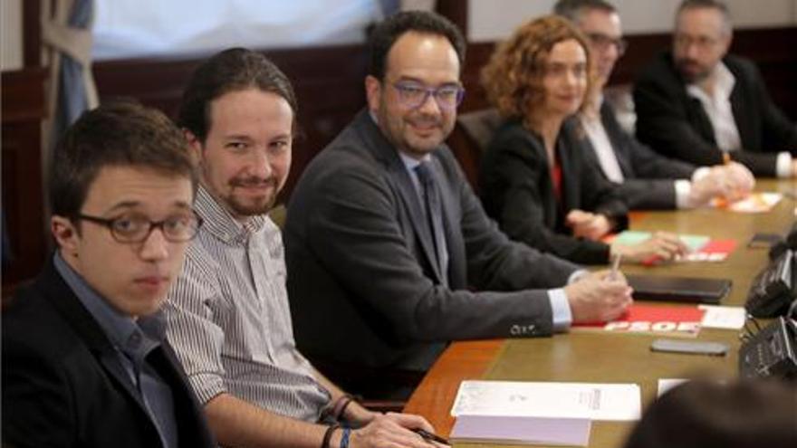 El PSOE insiste en que aún es &quot;posible&quot; sumar a la vez a Podemos y Ciudadanos