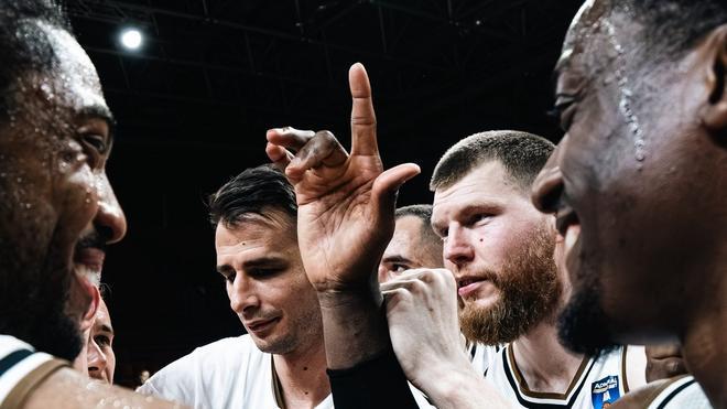 Dubai Basketball hace historia a la espera de Xavi Pascual