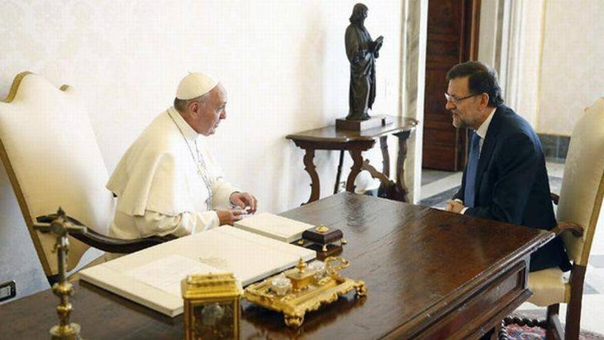 Rajoy agradece al papa Francisco la labor de la Iglesia durante la crisis