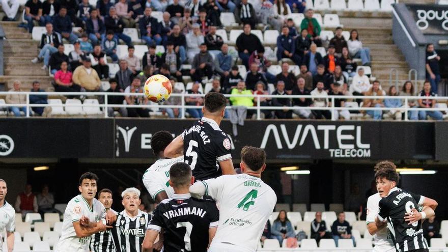 El FC Cartagena, contra el mal de altura que sufrió con Luis Carrión