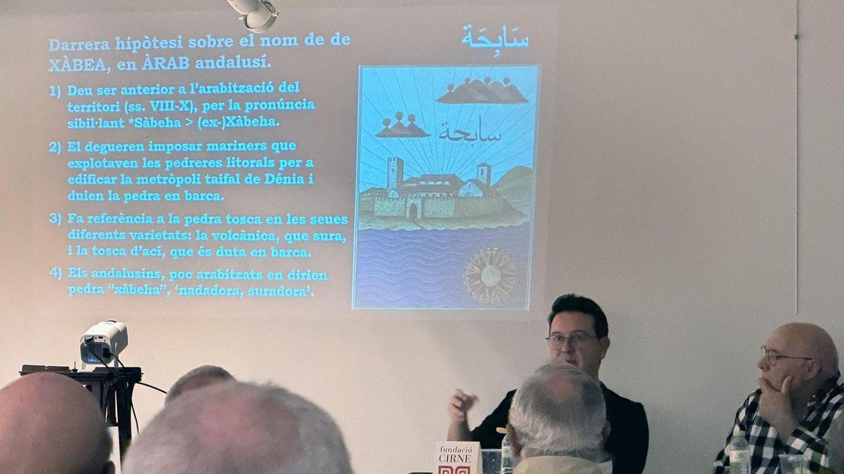 Abel Soler, junto a Andreu Ros, explica el origen del nombre de Xàbia