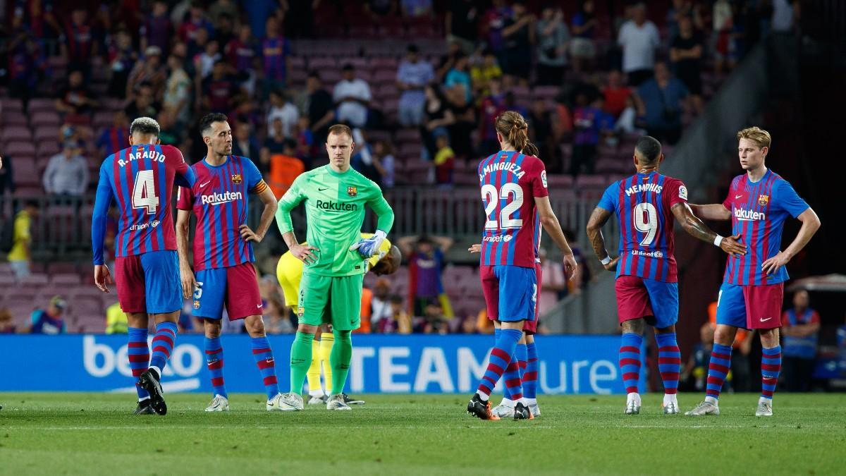 Los jugadores del Barça, decepcionados tras la derrota frente al Villarreal