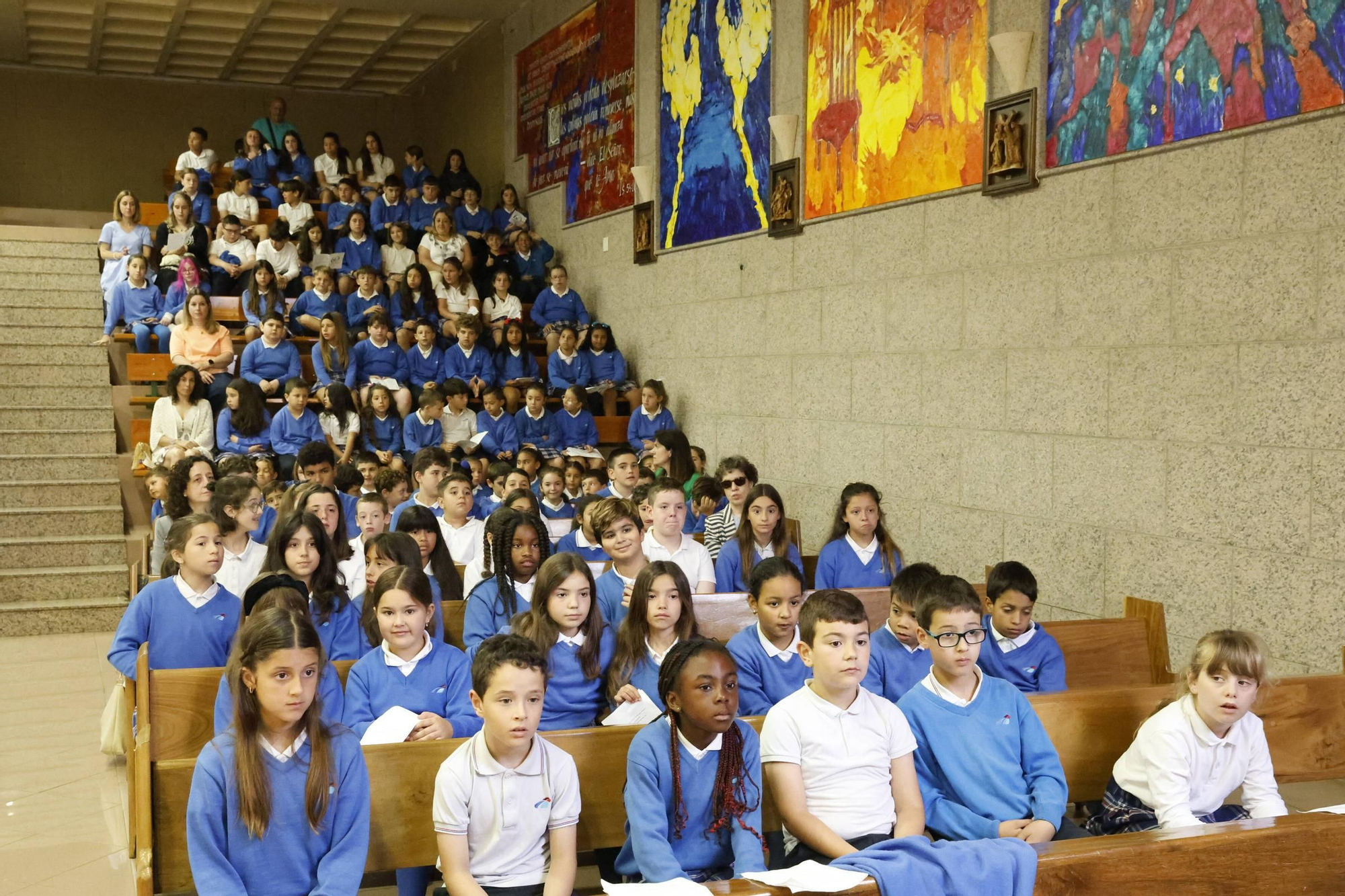Así fue la celebración de los 60 años del colegio La Milagrosa de Gijón (en imágenes)