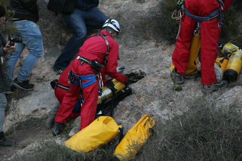 Bomberos de Madrid vuelven a la sima de la falla de Alhama