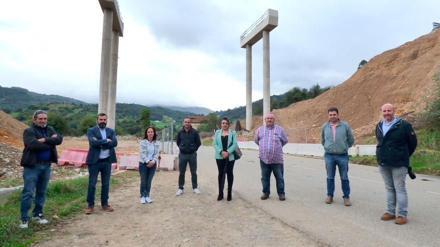 "No se hace todo lo posible", claman ante el paralizado puente de La Barrosa - Vimarsana News