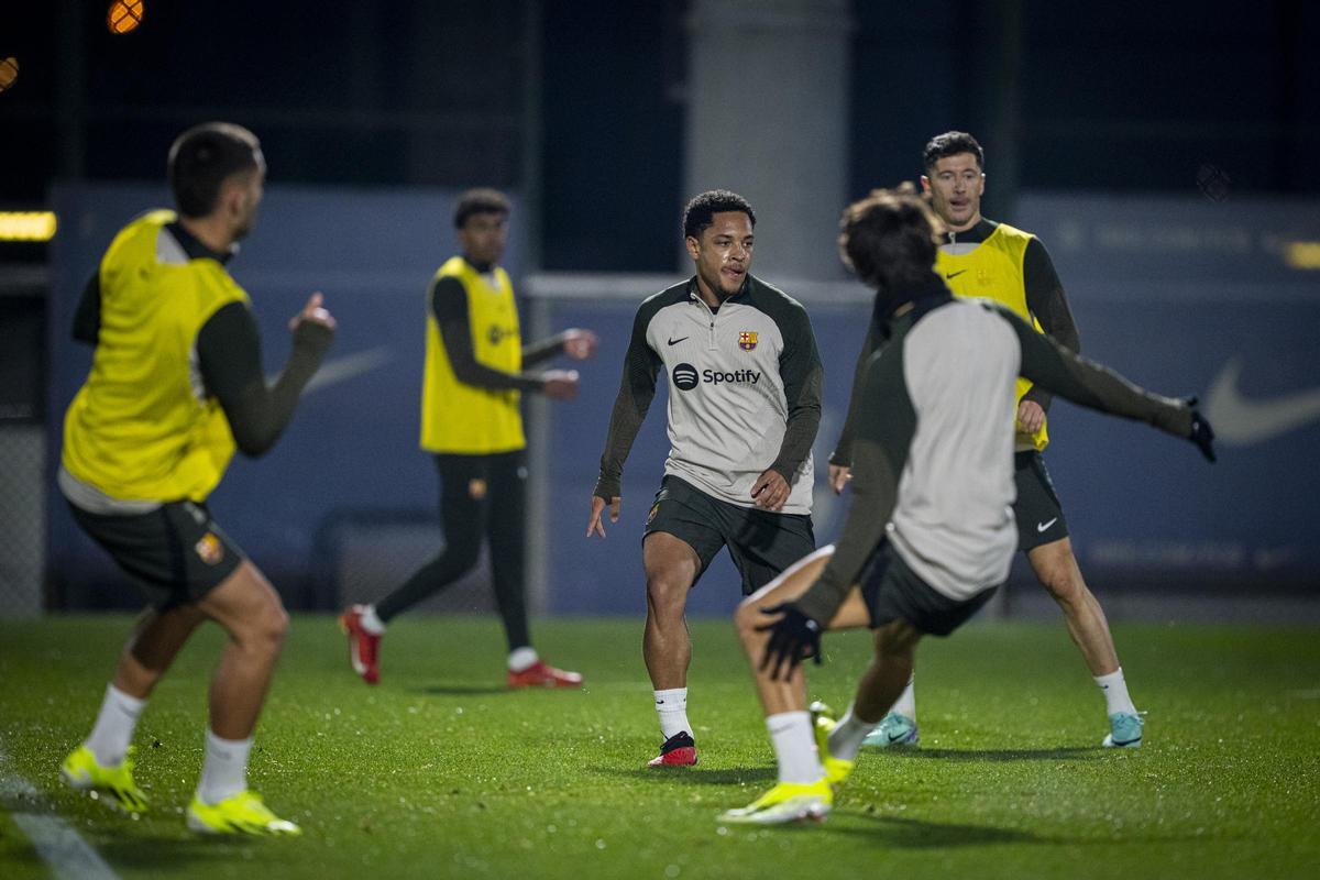 ¡Vitor Roque ya es uno más! Las mejores imágenes de su primer entrenamiento ¡Vitor Roque ya es uno más! Las mejores imágenes de su primer entrenamiento