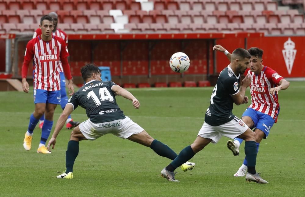 El partido entre el Sporting y el Logroñés, en imágenes