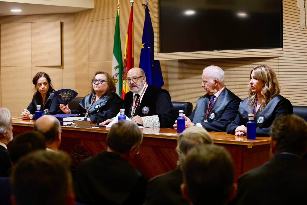 El Colegio de la Abogacía de Córdoba distingue a los magistrados del Supremo Juan Ramón Berdugo y Pedro José Vela