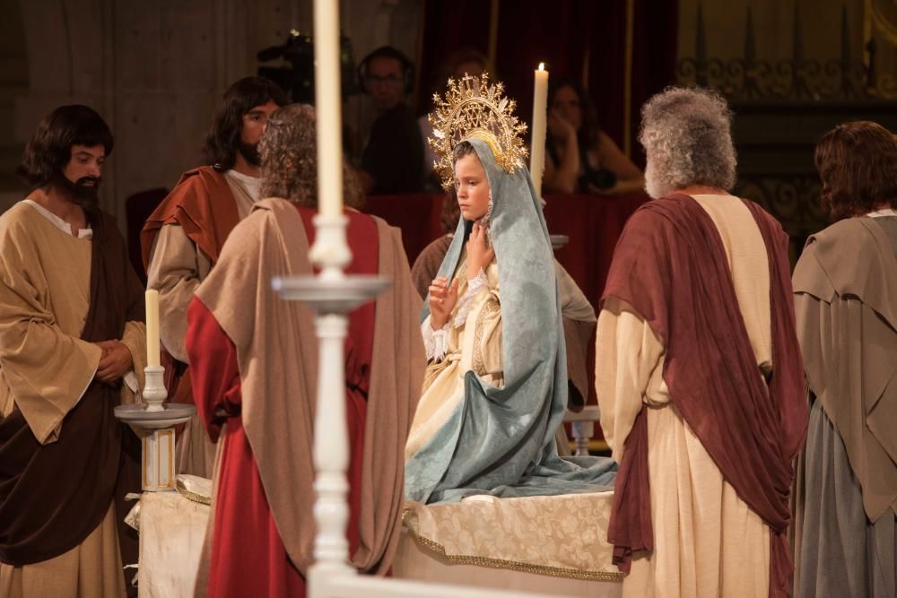 La primera parte de la representación de La Festa abarrota el templo ilicitano