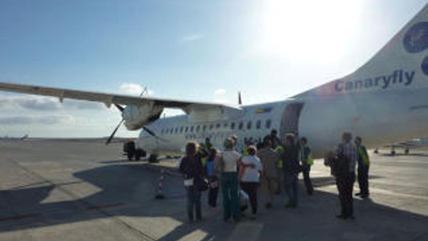 Avión de Canaryfly.