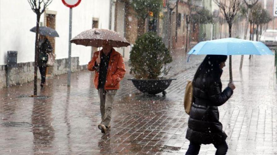 Nevadas en la provincia de Huesca y temperaturas en descenso en Aragón