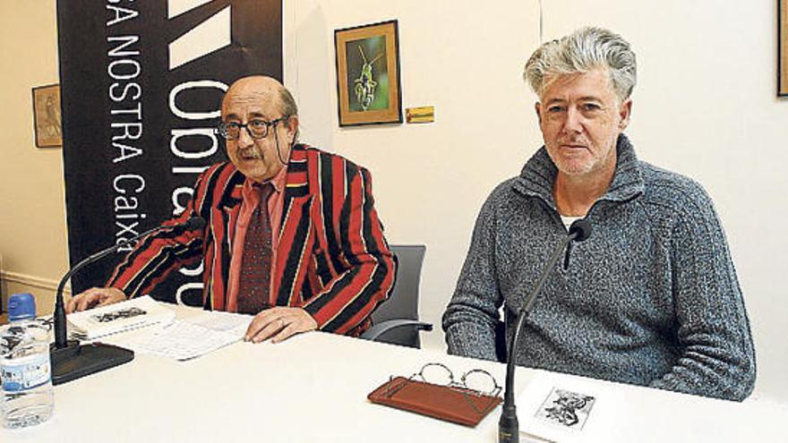 Toni Roca (izq) y Jean Serra, poeta e investigador.