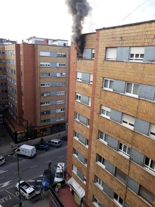 Espectacular incendio en Avilés