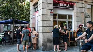 Los afectados por salmonelosis tras comer tortilla de patatas en un bar de Barcelona ya son 29: cuatro siguen hospitalizados