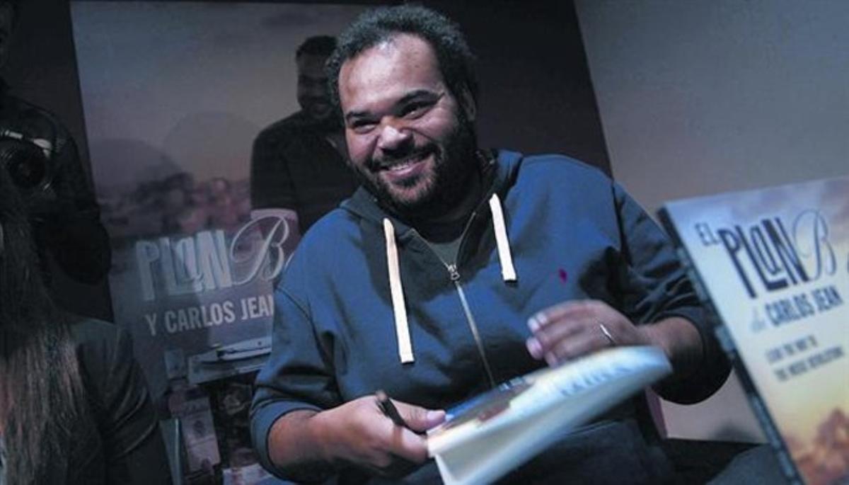 Carlos Jean, ahir a la FNAC de Madrid, on va presentar el llibre i el disc ’El plan B’. Carlos Jean, ahir a la FNAC de Madrid, on va presentar el llibre i el disc ’El plan B’.