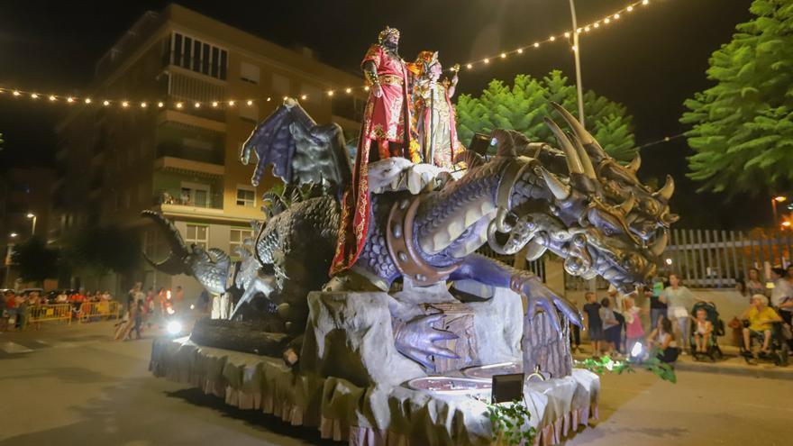 Espectacular entrada de Moros y Cristianos de las fiestas de Santiago Apóstol de Albatera