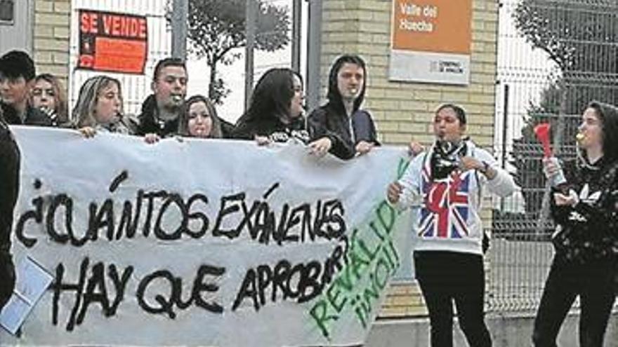 Los estudiantes se manifiestan en contra de las reválidas