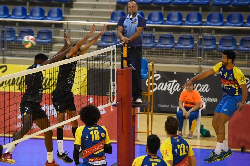 DEPORTES. 03-11-18 VECINDARIO. SANTA LUCIA DE TIRAJANA. Partido de Voleibol masculino: Vecindario ACE Gran Canaria - Ushuaña Ibiza Voley FOTOS: JUAN CASTRO.  | 03/11/2018 | Fotógrafo: Juan Carlos Castro