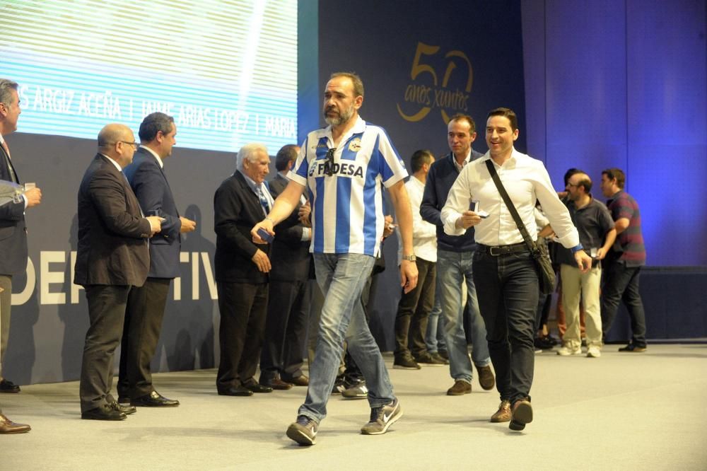 Socios del Dépor de oro, plata y oro y brillantes