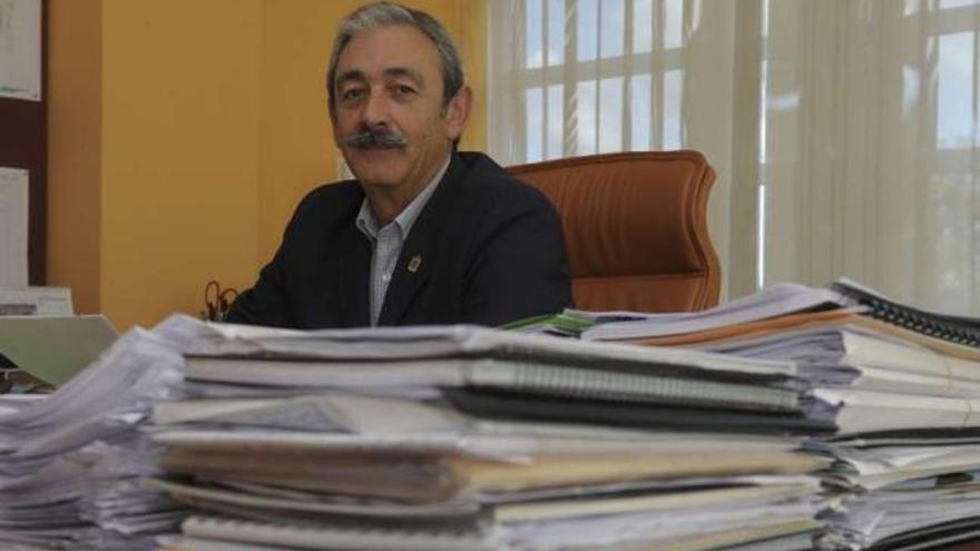 El alcalde de Cambre, Manuel Rivas. / V.Echave