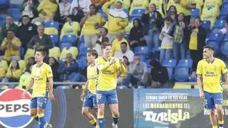La UD Las Palmas sobrevive a la primera final con tantos de Pedrola y Fuster