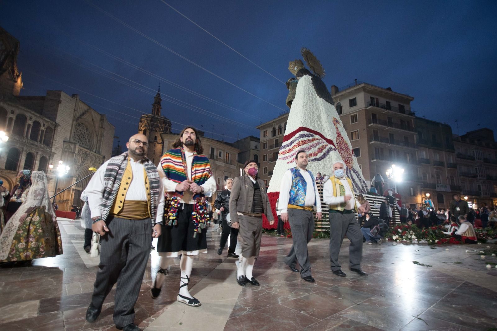 Manto de la Virgen de las Fallas 2022