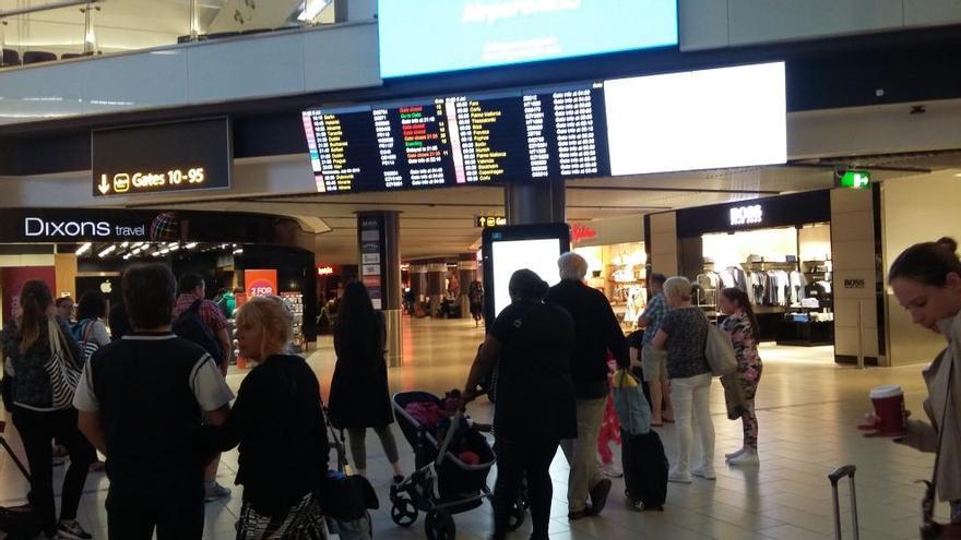 Cien pasajeros con destino a Alicante se quedan tirados seis horas en Londres