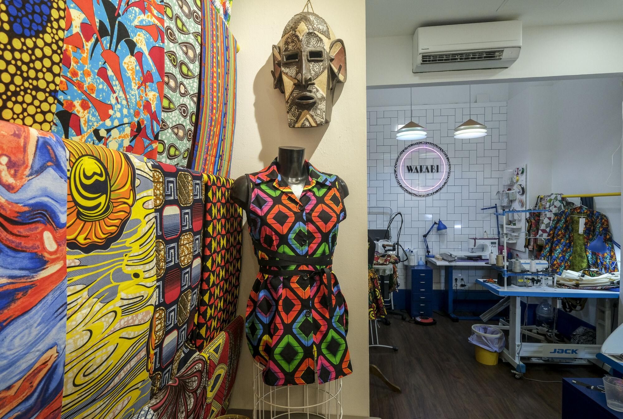 Comercio de ropa africana Wakabi Designs