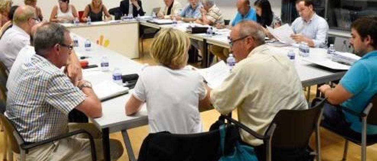 Bellido excedió en 122.000 euros la previsión de gasto sólo en actos de Magdalena