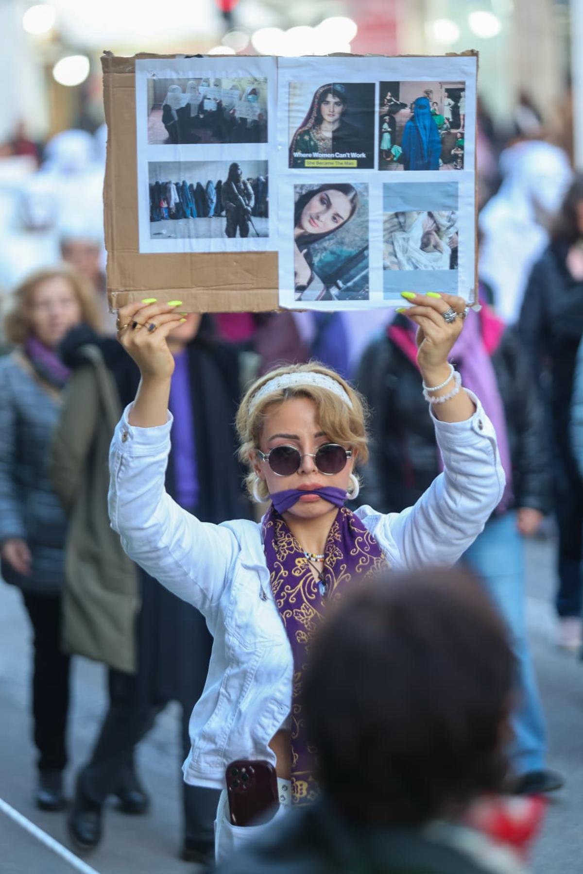 8M en València 2026: Las calles de València se tiñen de morado en el día de la mujer