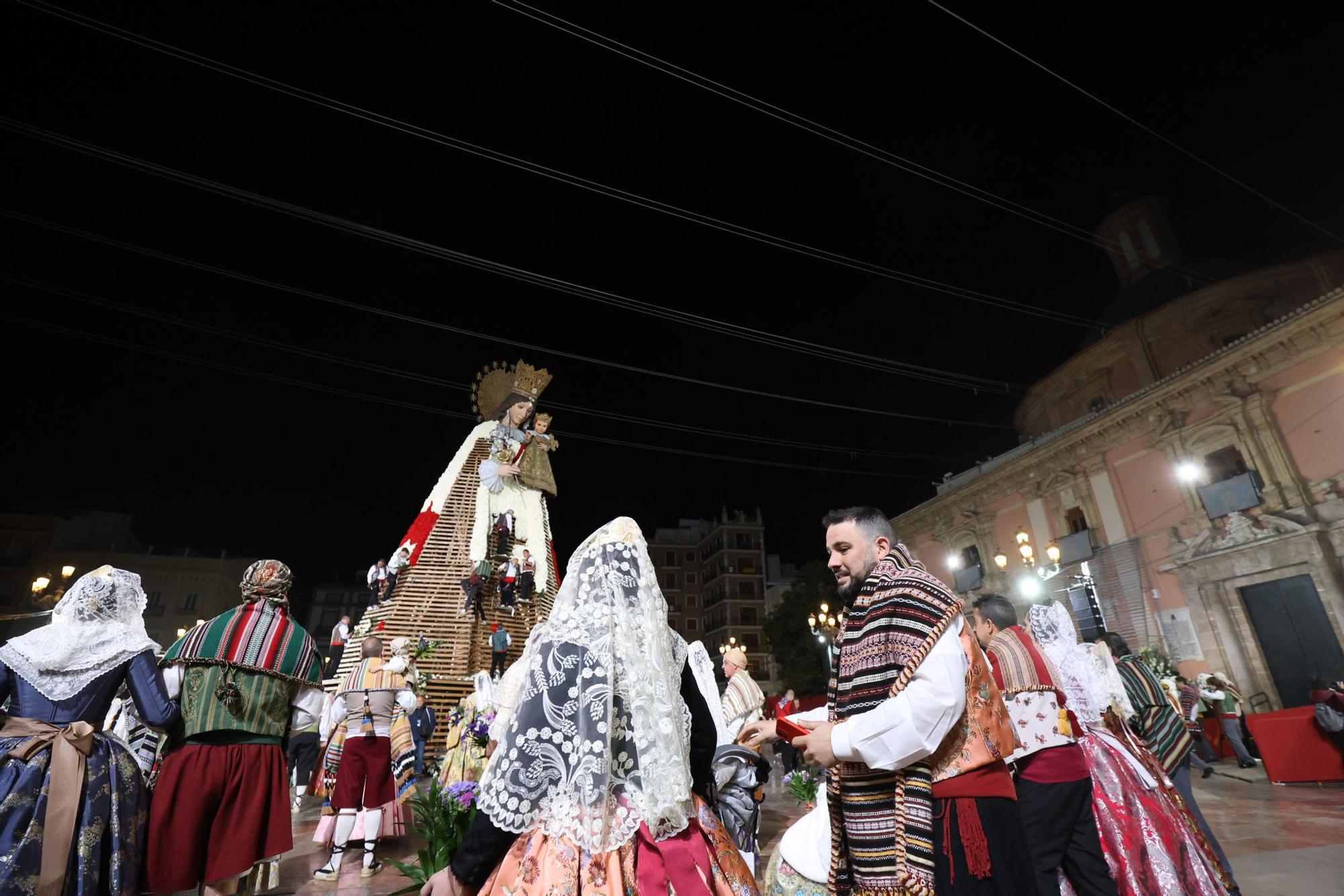 Búscate en el primer día de la Ofrenda en la calle San Vicente entre las 22 y las 23 horas