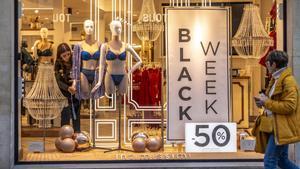 El comerç de Barcelona, arrossegat a anticipar el Black Friday: «Això ja és un escàndol»