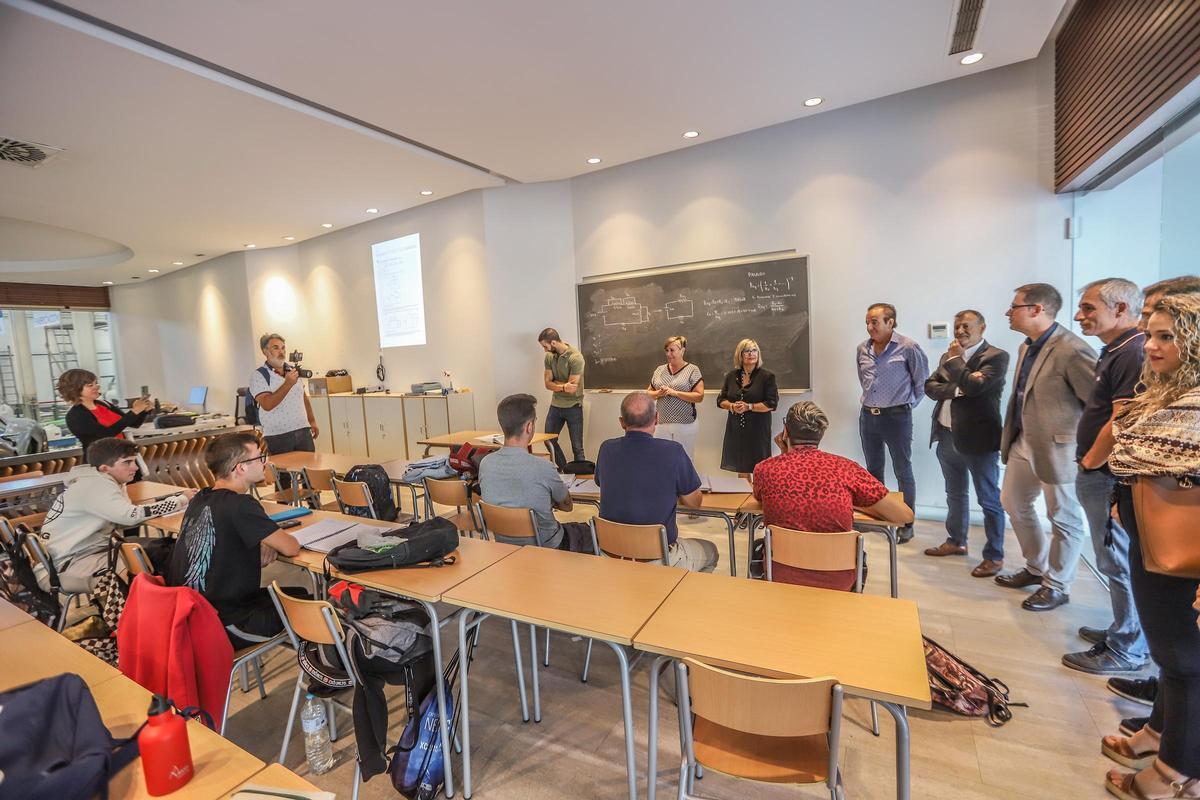 Astondoa también generó un aula para formación teórica de los estudiantes, como se observa en una imagen del pasado curso