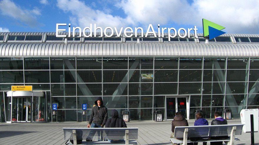 Cancelados dos vuelos de Ibiza a Eindhoven por el supuesto hallazgo de un arma de fuego