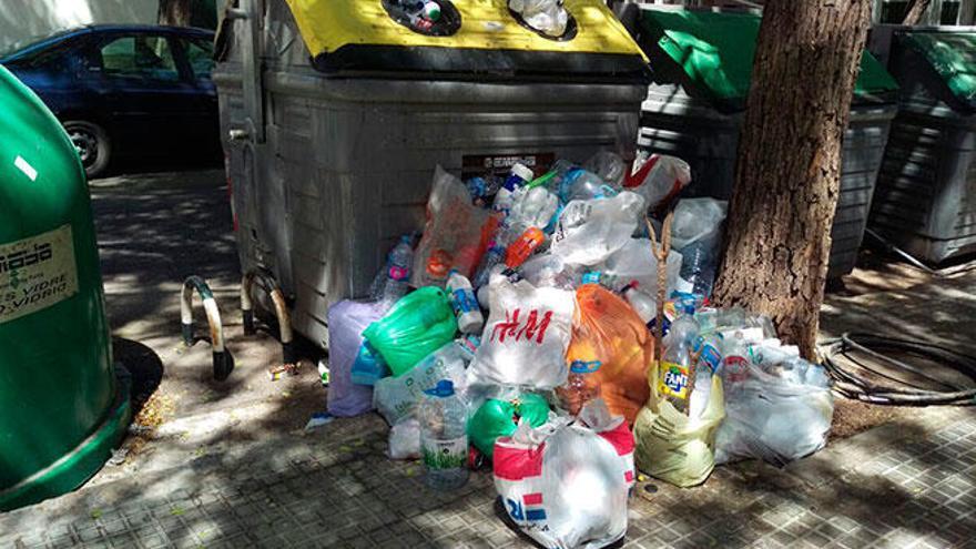 Emaya impone 886 denuncias por abandonar basura y ensuciar la vía pública