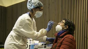 Catalunya suma més de 3.000 contagis i la pressió hospitalària va en augment
