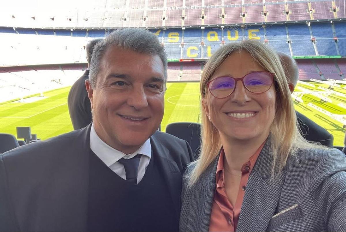 Ebru Ozdemir, con Joan Laporta