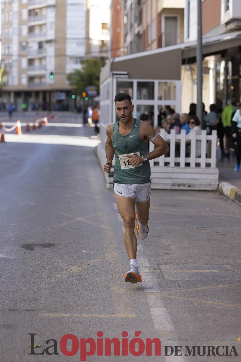 Carrera '10K Assota por ti' en Caravaca (salida y giro primera vuelta)