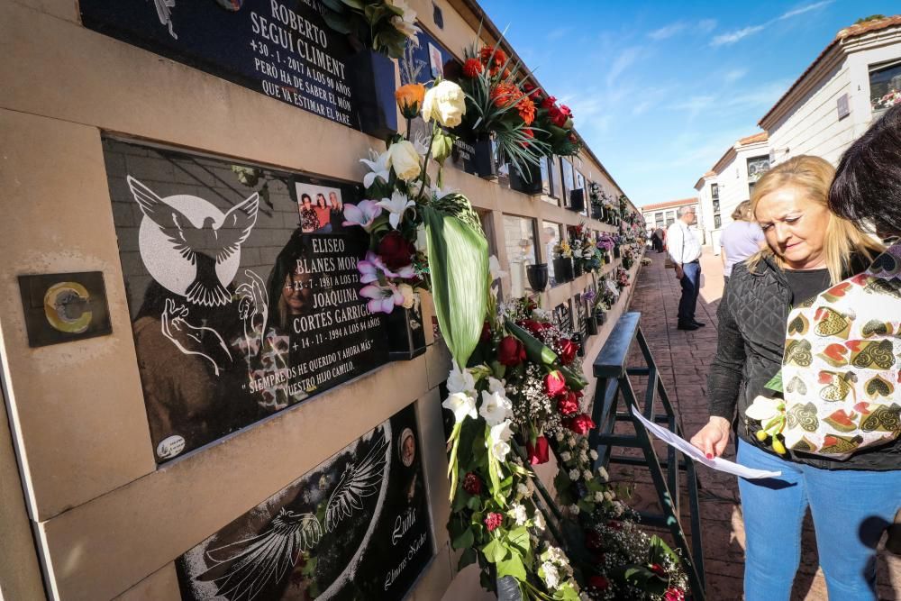 Las cenizas del cantante han sido depositadas junto a los restos de sus padres en un columbario del cementerio municipal