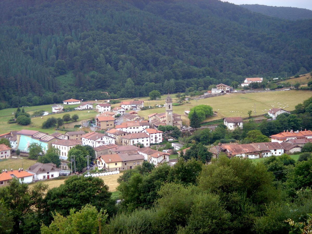 Descubre el pueblo más pequeño de Vizcaya: 173 habitantes, infinitos encantos.