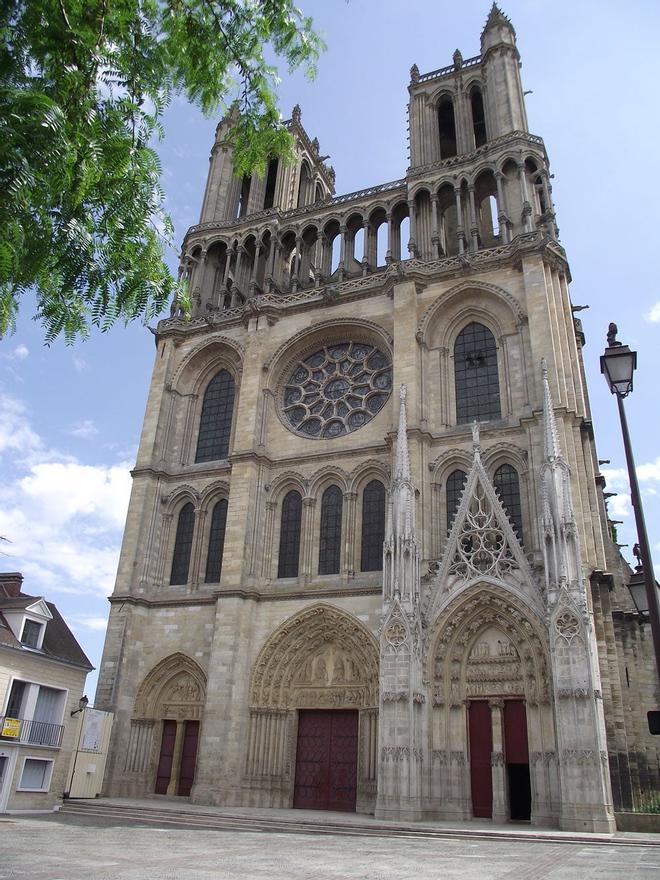 Fachada de la colegiata Notre Dame de Mantes-la-Jolie