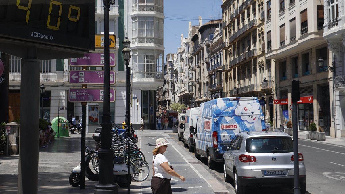 Los termómetros marcan 40º en las calles de València