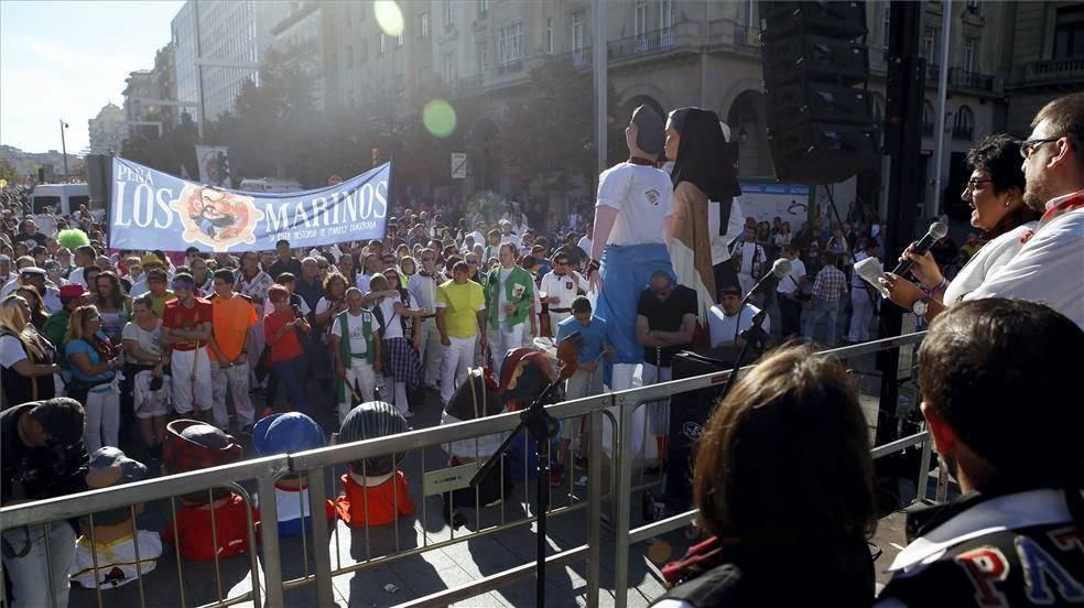 Las peñas se ponen en marcha / en directo con imágenes