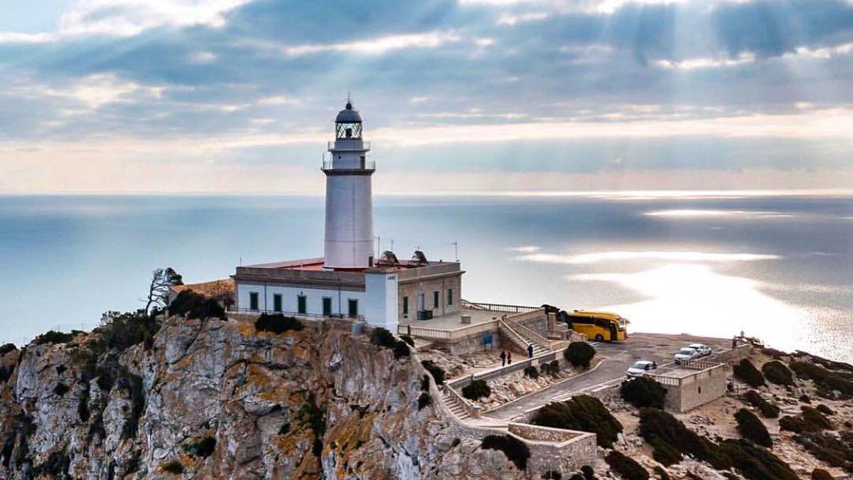 Imagen aérea del faro de Formentor en la isla de Mallorca