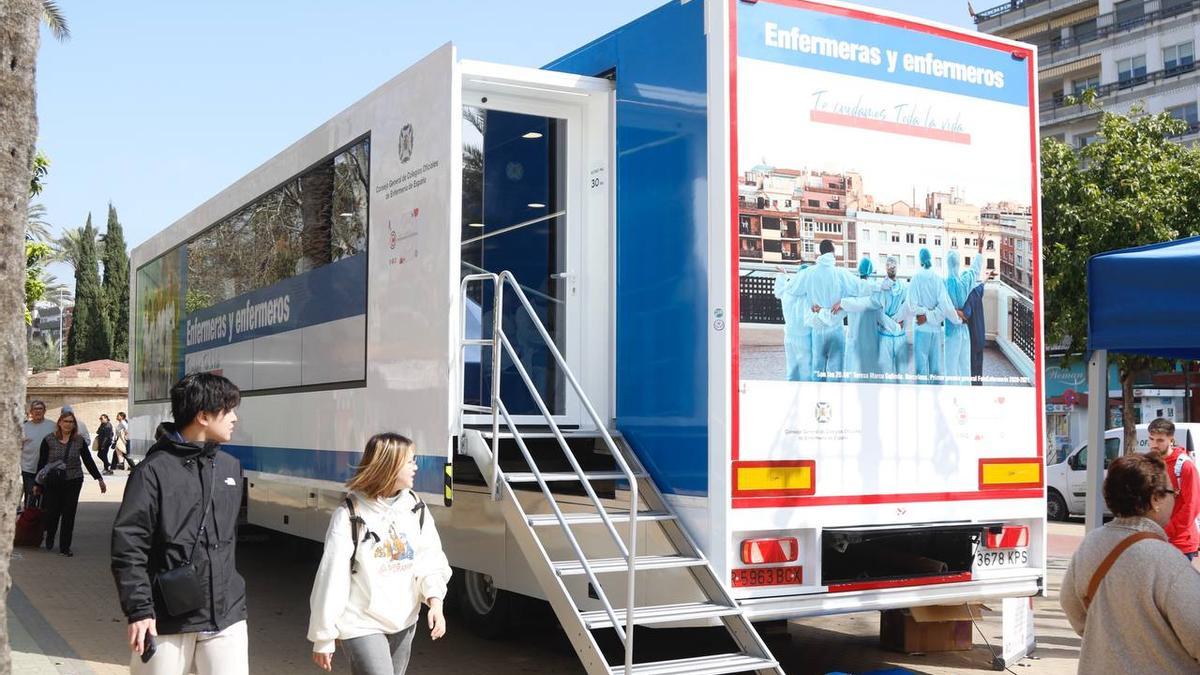 Tráiler de enfermería, instalado en Córdoba.